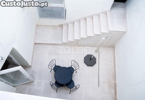 Casa Pátio T2+2 À Fonte Da Vila No Centro...