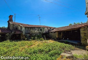 Quinta, Construções Em Pedra, Linha De Água,...