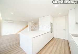 Apartamento T2 Duplex Novo Com Elevador E...