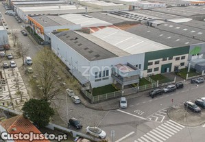Armazém Industrial Com 1100M² Na Maia