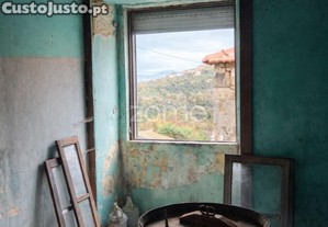 Moradia T5 Para Reabilitação Em Miomães, Resende