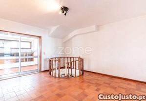 Apart. T2 Duplex Com Terraço | Junto À Casa De...