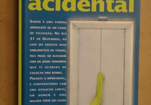 "Um Casal Acidental" de Joan Barril