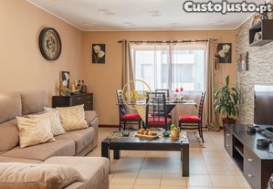 Apartamento Duplex T3 com Estacionamento e Bons Acessos   Ponta Delgada