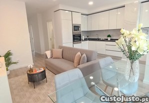 Apartamento T3 Remodelado com Estilo e Luz Natural   Penha de França
