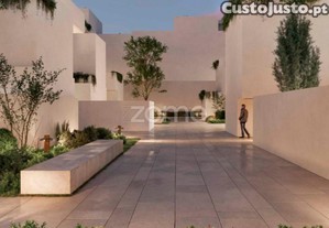 Apartamento T4 - Brito Capelo 1023