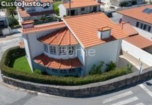 Moradia T3 (Todos Os Quartos Suite), Jardim,...