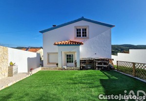 Moradia isolada T2 em Caldas da Rainha - Nossa Senhora do Pópulo, Coto e São Gregório de 166 m²