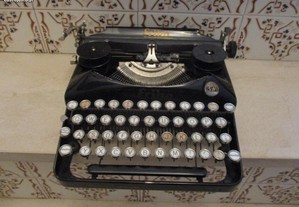Maquina de escrever antiga 1939