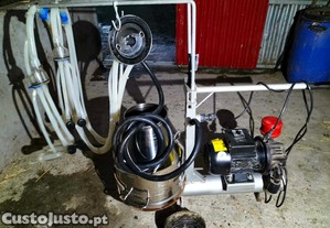 M�quina de tirar leite de cabras