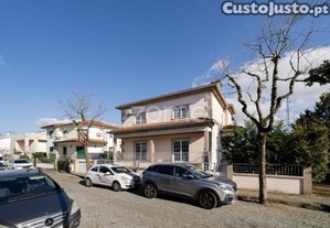 Moradia Individual T5 Com 385 M2 Em Frossos -...