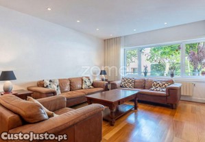 Elegante T4 Em Nevogilde Com 2 Suítes E...