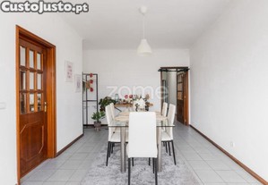 Moradia T2 + 2 Anexo Com Potencial Bifamiliar |...