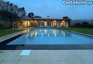 Moradia Individual Térrea T4 Com Piscina....