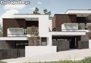 Moradia T3 Em Vale S. Martinho- Vila Nova De...