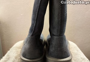 Botas estilo Pantufa acinzentadas no 40 da Justine