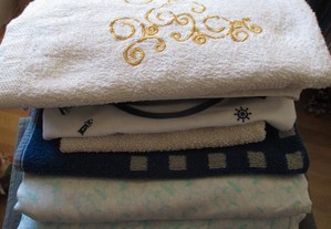 Conj de lençóis+fronha+pijama+manta nova+toalhas+T