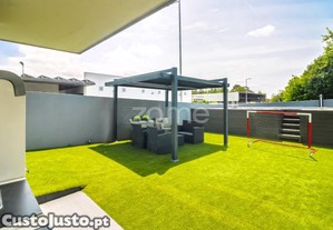 Moradia T4 Moderna Com Piscina E Jardim Em...