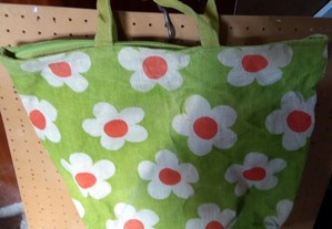 Mala / saco verde, com flores "novo"