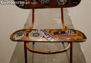 Cadeira Original feita com pranchas de Skate