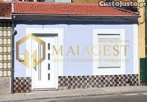 Moradia T2 Renovada com Marquise e Pátio