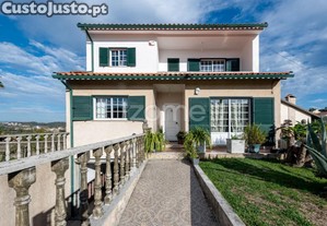 Moradia T4, Garagem, Jardim, Perto Da Bela...