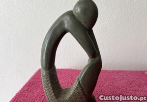 Estatueta em pedra polida