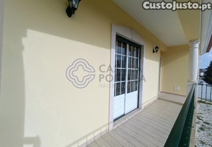 Moradia T4 Independente com Garagem