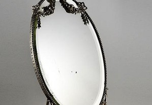 Espelho antigo com moldura em Prata