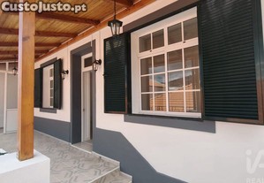 Andar de moradia T2 em Funchal (São Pedro) de 105 m²