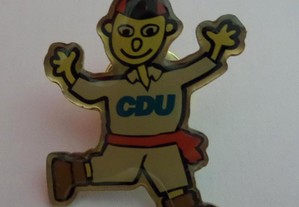 Pin oficial das campanhas da CDU-Madeira + oferta