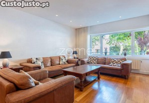 Elegante T4 Em Nevogilde Com 2 Suítes E...