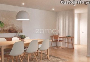 Apartamento T2 Com Varanda, Garagem E Arrumo -...