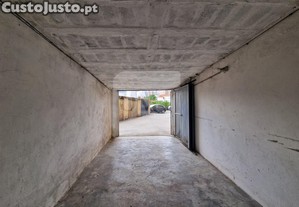 Garagem a 200 Metros da Av. Carvalho Arajo em Vila Real