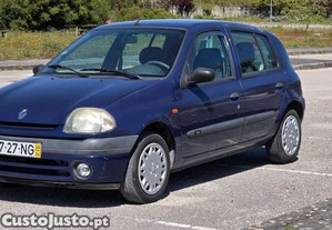 Renault Clio 1.2i - 99
