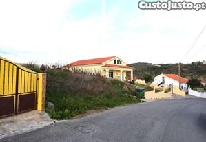 Terreno Urbano com 400 m2 - Projeto para construção de moradia T3