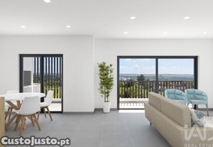 Apartamento T2 em Mexilhoeira Grande de 93,00 m²