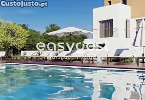 Apartamento T2 De Luxo, Em Condomínio Com...