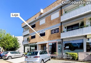 Loja No Centro De Penafiel Com Rentabilidade -...