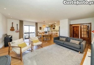 Apartamento T4 Na Rua Costa Gomes, Maximinos,...