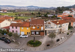 Prédio T4 De Utilização Mista Em Panoias - Braga