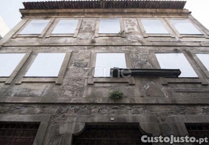 Prédio/ Armazém Para Reabilitação, Localizado...