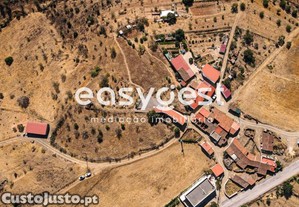 Terreno Com Ruina Na Aldeia Do Monte Novo, Com...