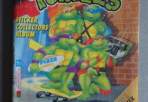 Caderneta de cromos Turtles + poster Panini