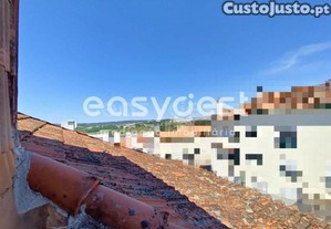 Prdio Inserido No Centro Da Zona Histrica Da...