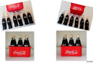 Miniatura de grade Coca-Cola com garrafas em 6 línguas