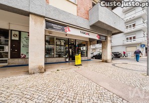 Loja / Estabelecimento Comercial em Caldas da Rainha - Nossa Senhora do Pópulo, Coto e São Gregório de 221,00 m²