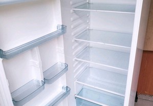 Aceito propostas para frigorífico para desocupar vend troc leia o anúncio