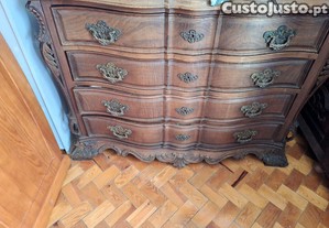 Cómoda antiga