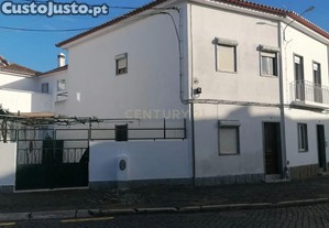Moradia independente , T2, com Pátio e Varanda em Beja - Oportunidade Única!